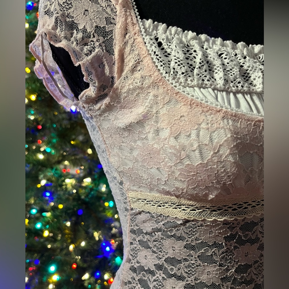 NWT Lace Top - S - Picture 7 of 14